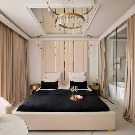 Apartment Portovo Jacuzzi Mirror By Downtown